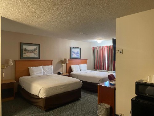 Skyway Inn - Seatac - image 36