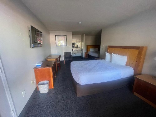 Skyway Inn - Seatac - image 37