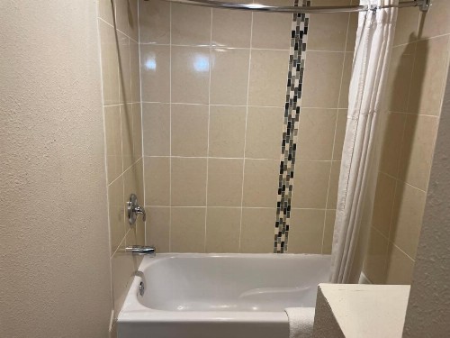 Skyway Inn - Seatac - image 41