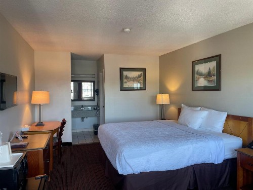 Skyway Inn - Seatac - image 42