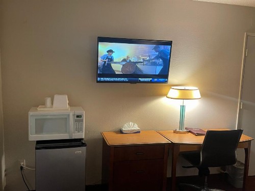 Skyway Inn - Seatac - image 47
