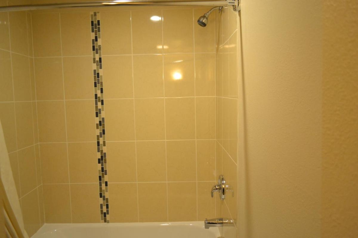 Skyway Inn - Seatac - image 6
