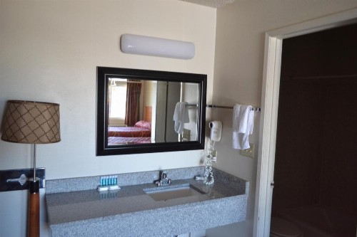 Skyway Inn - Seatac - image 8