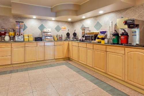 Days Inn by Wyndham Seatac Airport - image 16