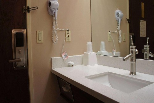 Days Inn by Wyndham Seatac Airport - image 19