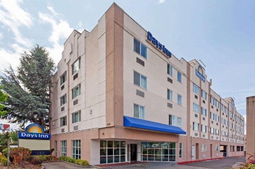 Days Inn by Wyndham Seatac Airport - image 2