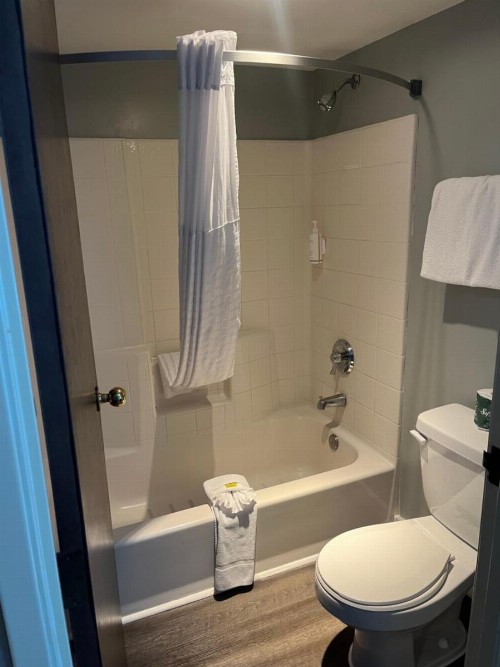 Days Inn by Wyndham Seatac Airport - image 39