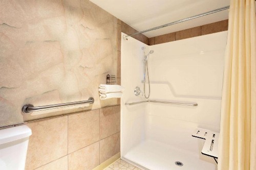 Days Inn by Wyndham Seatac Airport - image 4