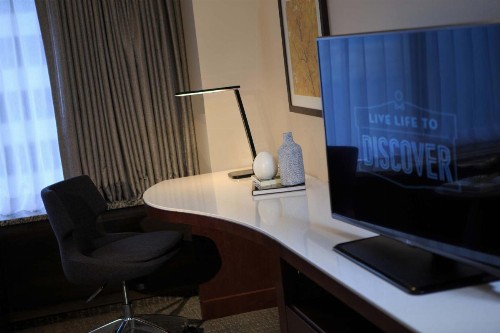 Renaissance Seattle Hotel - image 10