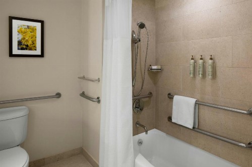 Renaissance Seattle Hotel - image 32