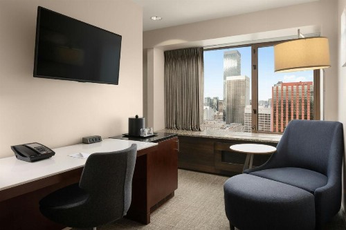 Renaissance Seattle Hotel - image 4