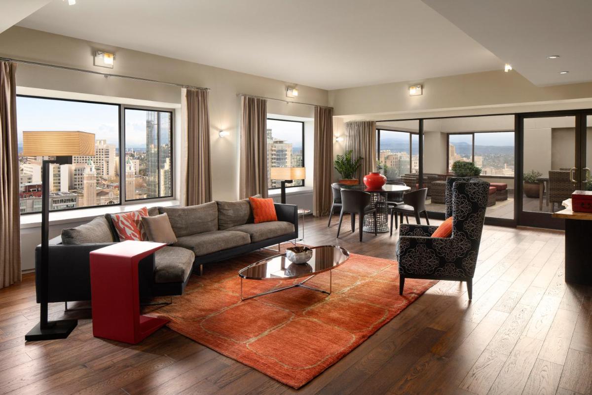 Renaissance Seattle Hotel - image 6
