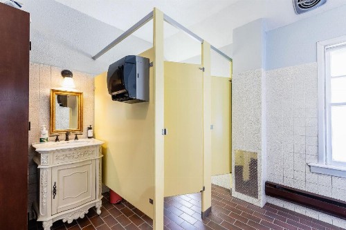 College Inn Hotel - image 26