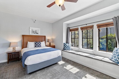 College Inn Hotel - image 34