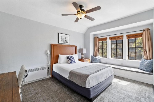 College Inn Hotel - image 39