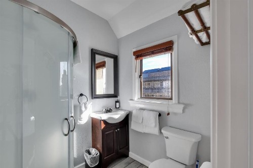 College Inn Hotel - image 7