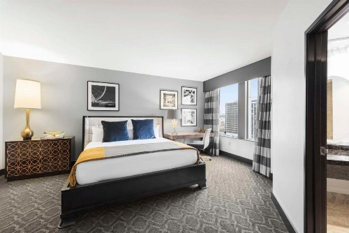 Motif Seattle a Destination by Hyatt Hotel - image 11