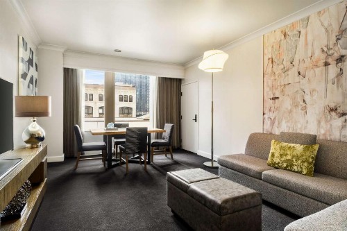 Motif Seattle a Destination by Hyatt Hotel - image 25
