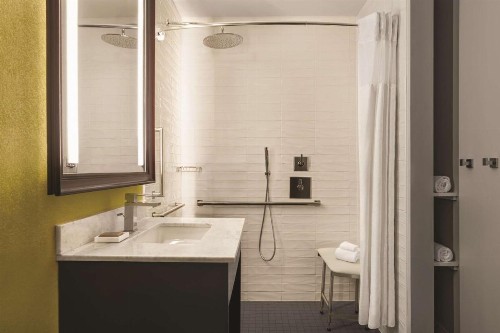 Motif Seattle a Destination by Hyatt Hotel - image 32