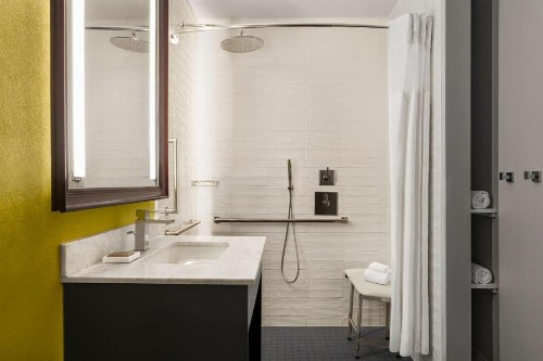 Motif Seattle a Destination by Hyatt Hotel - image 45
