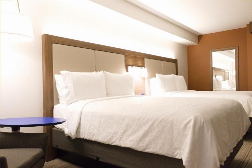 Holiday Inn Express Seattle - Sea-Tac Airport an IHG Hotel - image 3