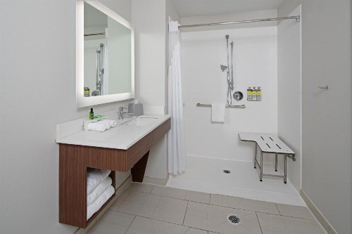 Holiday Inn Express Seattle - Sea-Tac Airport an IHG Hotel - image 38
