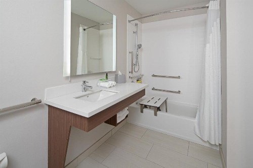Holiday Inn Express Seattle - Sea-Tac Airport an IHG Hotel - image 39