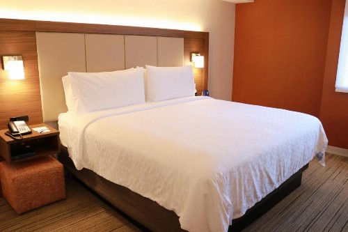 Holiday Inn Express Seattle - Sea-Tac Airport an IHG Hotel - image 6