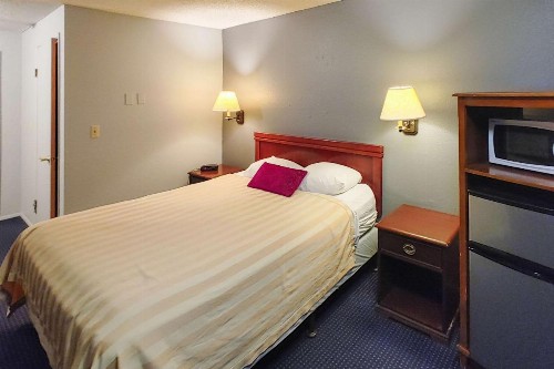 Rodeway Inn Seatac - image 12