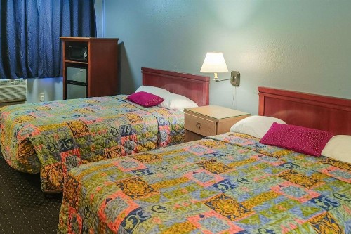 Rodeway Inn Seatac - image 2