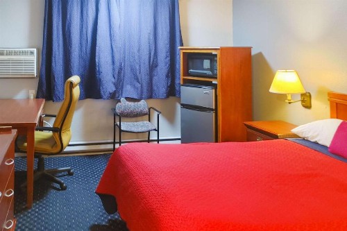 Rodeway Inn Seatac - image 4