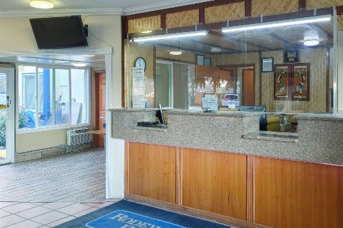 Rodeway Inn Seatac - image 7