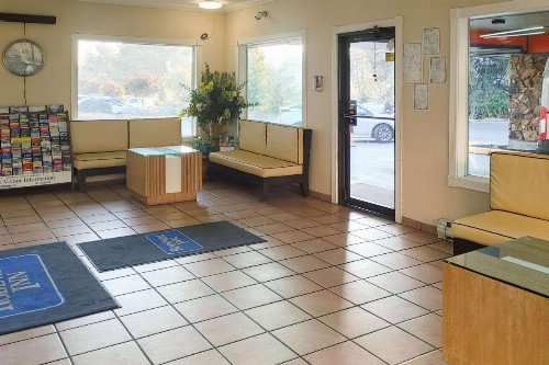 Rodeway Inn Seatac - image 8