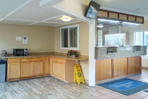 Rodeway Inn Seatac - image 9