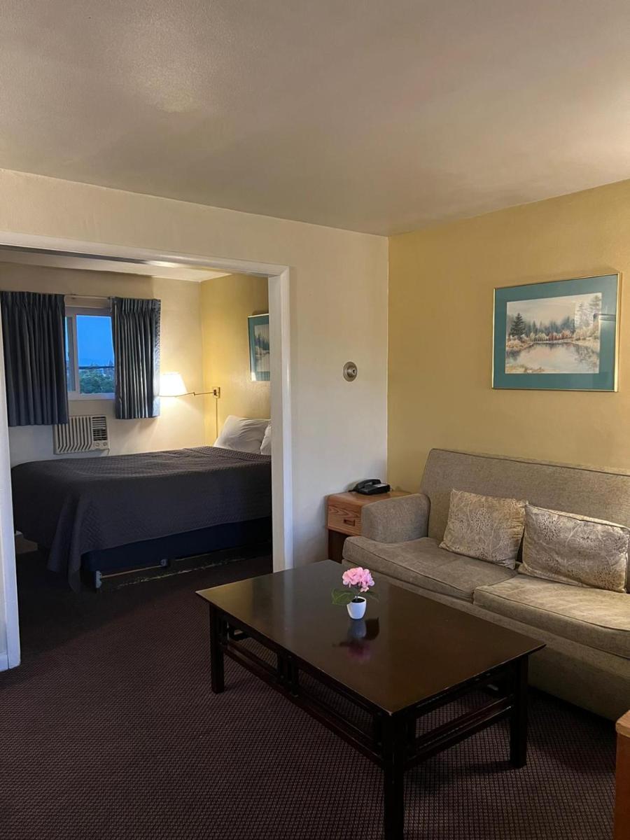 Marco Polo Motel - image 4