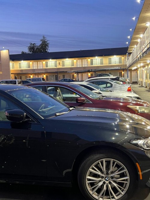 Columbus Motor Inn - image 17