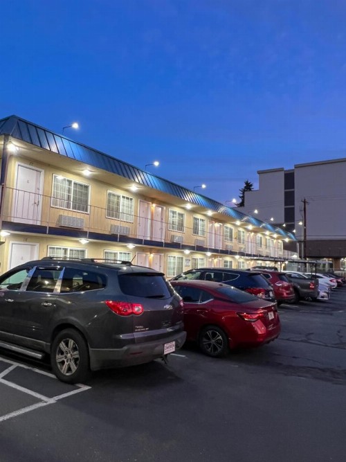Columbus Motor Inn - image 2