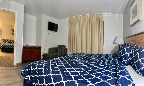 Americas Best Value Inn-Shoreline - image 9