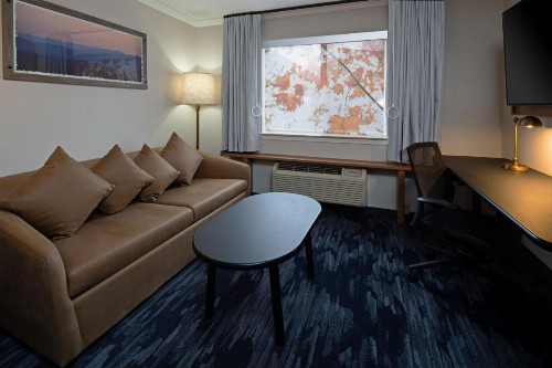 Fairfield by Marriott Inn & Suites Seattle Sea-Tac Airport - image 11