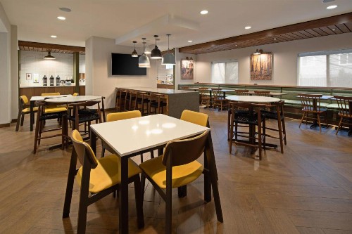Fairfield by Marriott Inn & Suites Seattle Sea-Tac Airport - image 15
