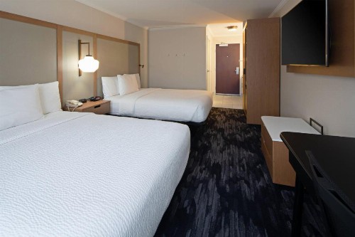 Fairfield by Marriott Inn & Suites Seattle Sea-Tac Airport - image 4
