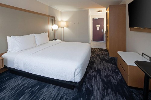 Fairfield by Marriott Inn & Suites Seattle Sea-Tac Airport - image 5