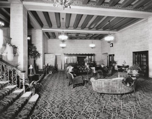Mayflower Park Hotel - image 25