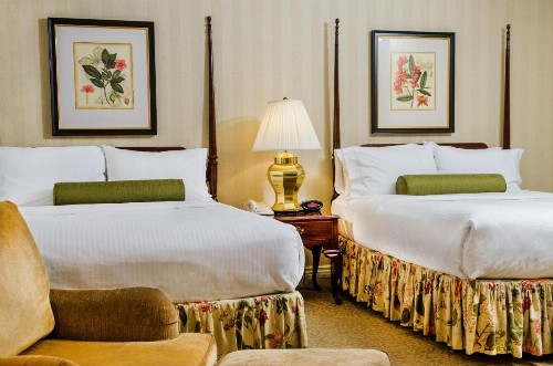 Mayflower Park Hotel - image 28