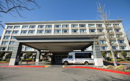 Coast Gateway Hotel - image 1