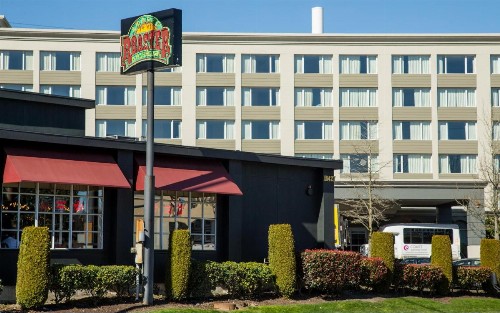 Coast Gateway Hotel - image 23