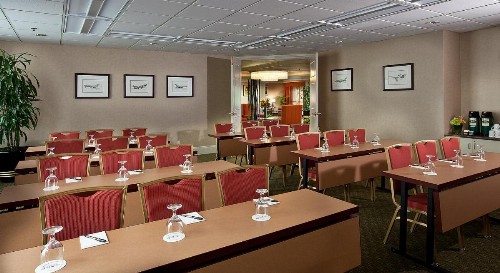 Coast Gateway Hotel - image 30