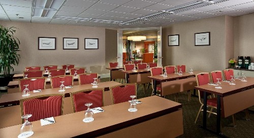 Coast Gateway Hotel - image 39