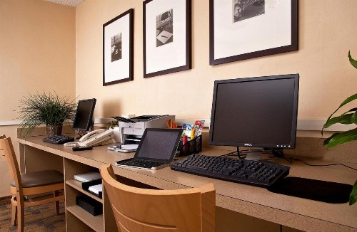 Coast Gateway Hotel - image 42