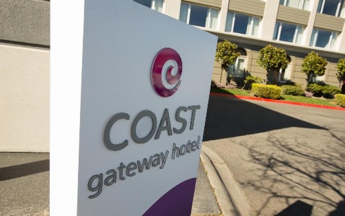 Coast Gateway Hotel - image 45